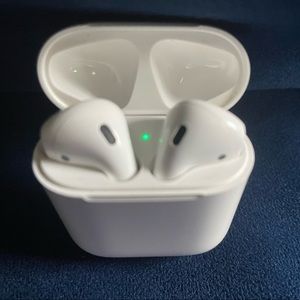 Apple AirPods True Wireless Bluetooth Headphones (2nd Generation)